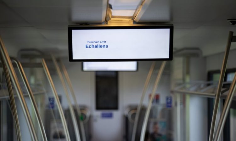 Des trains et des bus pour assurer le quart d’heure du LEB