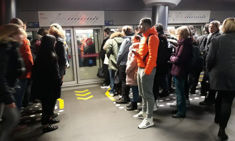 Améliorer la cadence du m2 aux heures de pointe du matin grâce à la gestion des flux voyageurs