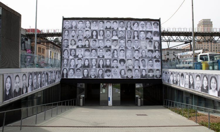 Le projet « Inside Out » de l’artiste JR s’affiche au Flon